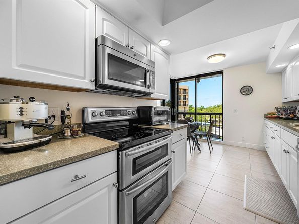 5279 Fountains Drive S 405, Lake Worth FL 33467