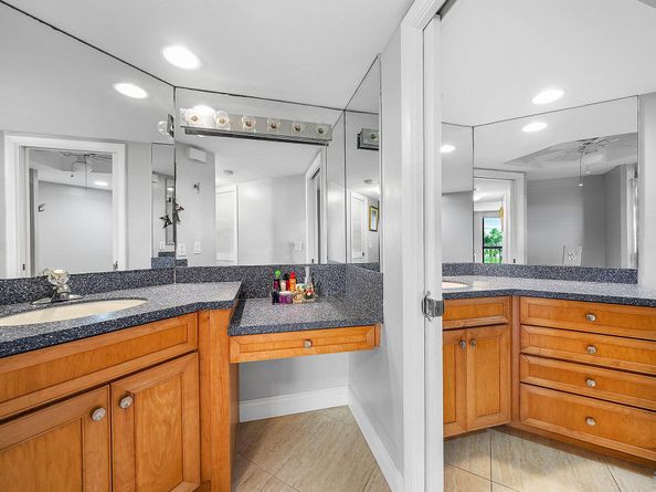5279 Fountains Drive S 405, Lake Worth FL 33467