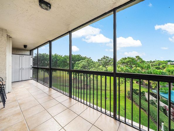 5279 Fountains Drive S 405, Lake Worth FL 33467