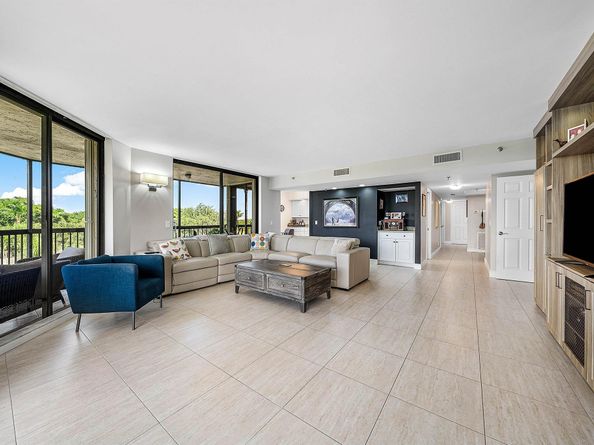 5279 Fountains Drive S 405, Lake Worth FL 33467