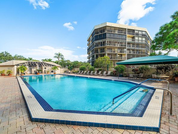 5279 Fountains Drive S 405, Lake Worth FL 33467