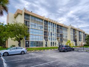 2000 Atlantic Shores Boulevard Apt 410, Hallandale Beach FL 33009