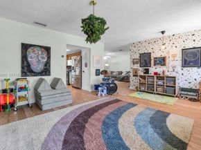 620 Lake Dasha Circle, Plantation FL 33324