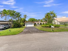 620 Lake Dasha Circle, Plantation FL 33324