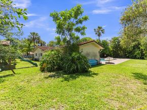 620 Lake Dasha Circle, Plantation FL 33324