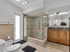 620 Lake Dasha Circle, Plantation FL 33324