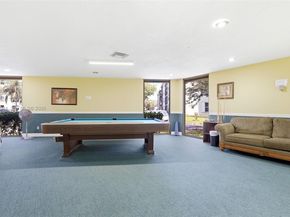 111 Royal Park Drive 2E, Oakland Park FL 33309