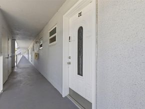 111 Royal Park Drive 2E, Oakland Park FL 33309