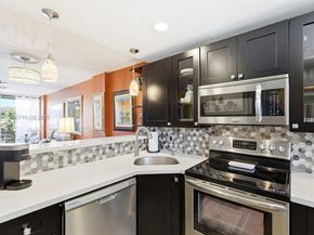 111 Royal Park Drive 2E, Oakland Park FL 33309