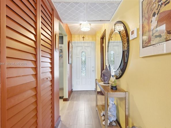111 Royal Park Drive 2E, Oakland Park FL 33309