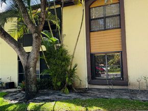 4529 Carambola Cir 4529, Coconut Creek FL 33066