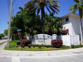 3024 NW 30th Way 3024, Oakland Park FL 33311