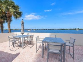 136 Lakeshore Dr T10, North Palm Beach FL 33408