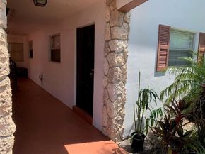 206 SW 1st Street J4, Pompano Beach FL 33060
