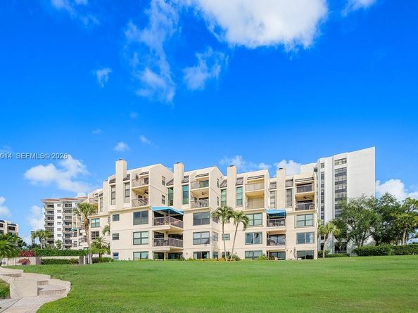 364 Golfview Road 505, North Palm Beach FL 33408