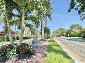 10715 W Clairmont Circle 212, Tamarac FL 33321