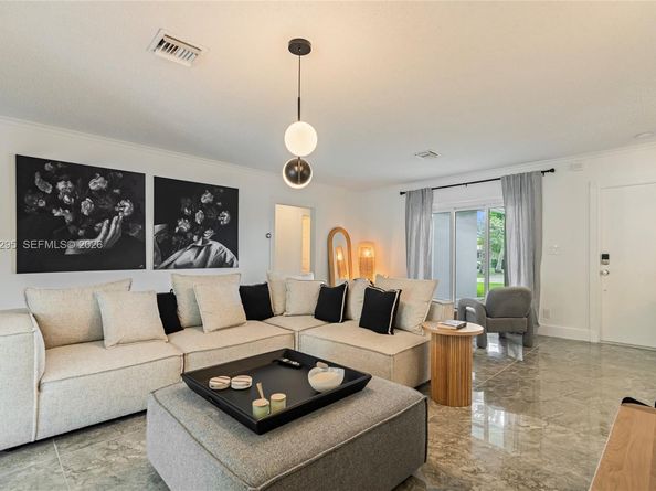 5900 NE 15th Avenue, Fort Lauderdale FL 33334