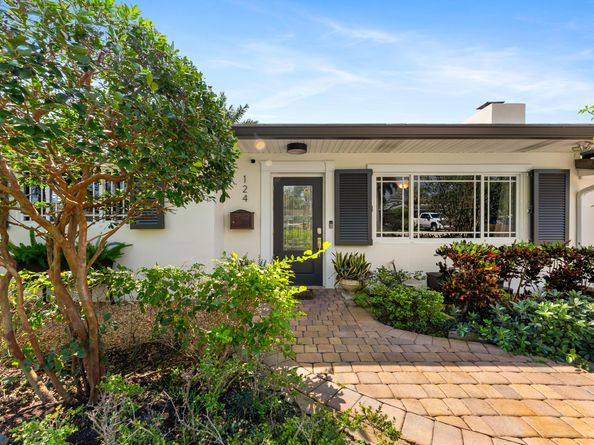 124 Bonnie Briar Lane, Delray Beach FL 33444