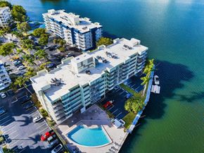 16546 NE 26th Avenue 3J, North Miami Beach FL 33160