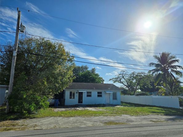 1262 NE 34th Court, Oakland Park FL 33334