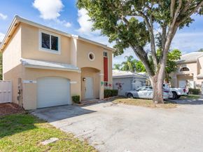 9812 NW 2nd Court, Plantation FL 33324