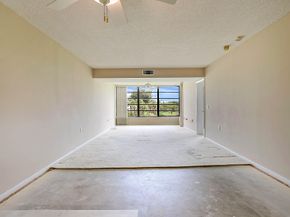 3526 Whitehall Drive 302, West Palm Beach FL 33401