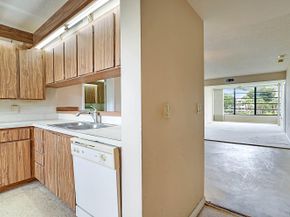 3526 Whitehall Drive 302, West Palm Beach FL 33401