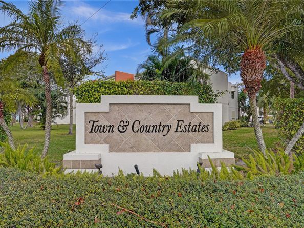 2361 Jaeger Drive 8c, Delray Beach FL 33444