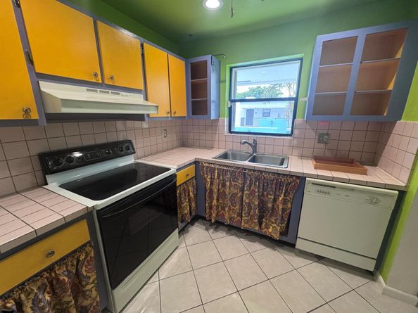 2361 Jaeger Drive 8c, Delray Beach FL 33444