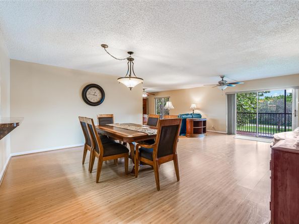 271 S Hollybrook Dr 304, Pembroke Pines FL 33025