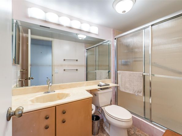 271 S Hollybrook Dr 304, Pembroke Pines FL 33025