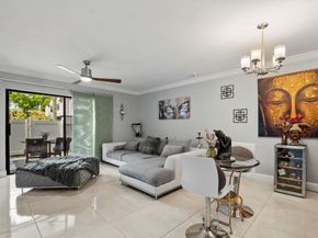 11652 NW 11th St, Pembroke Pines FL 33026