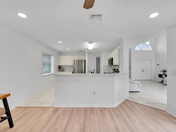 11600 NW 52nd Ct, Coral Springs FL 33076