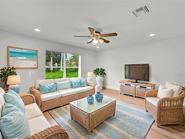 11600 NW 52nd Ct, Coral Springs FL 33076