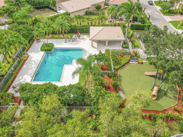 11600 NW 52nd Ct, Coral Springs FL 33076