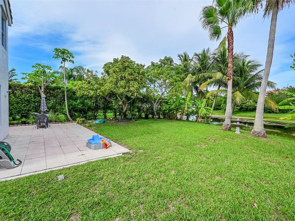 11600 NW 52nd Ct, Coral Springs FL 33076