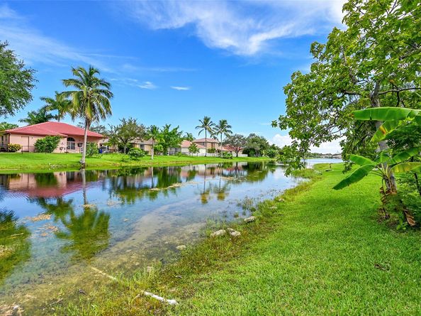 11600 NW 52nd Ct, Coral Springs FL 33076