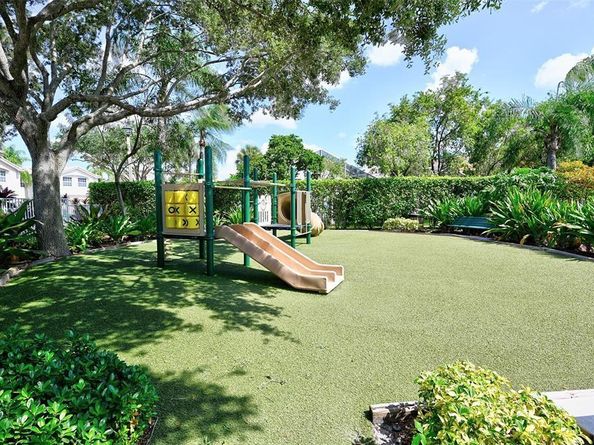 11600 NW 52nd Ct, Coral Springs FL 33076