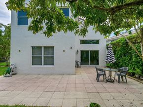 11600 NW 52nd Ct, Coral Springs FL 33076