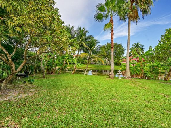 11600 NW 52nd Ct, Coral Springs FL 33076