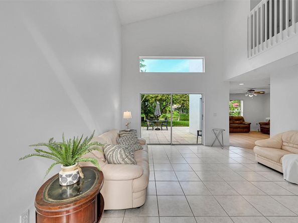 11600 NW 52nd Ct, Coral Springs FL 33076