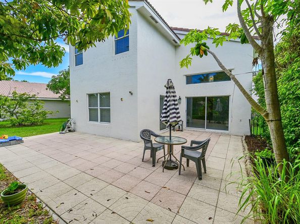 11600 NW 52nd Ct, Coral Springs FL 33076
