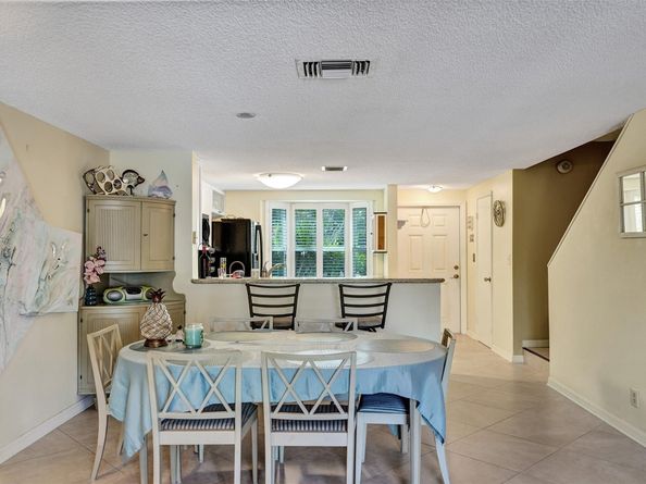 2563 NE 15th St 2563, Pompano Beach FL 33062