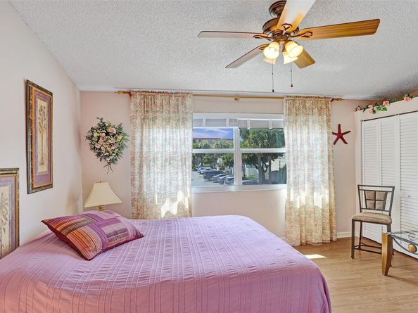 2563 NE 15th St 2563, Pompano Beach FL 33062
