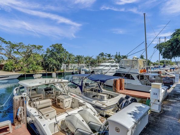 2563 NE 15th St 2563, Pompano Beach FL 33062