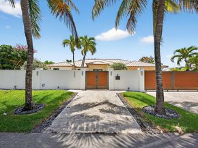 2460 NE 36th St, Fort Lauderdale FL 33308