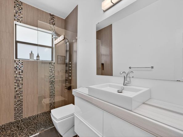 2460 NE 36th St, Fort Lauderdale FL 33308