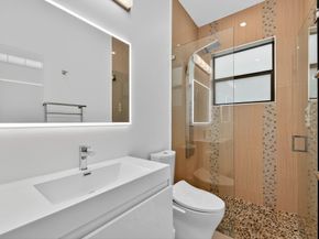 2460 NE 36th St, Fort Lauderdale FL 33308