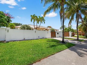 2460 NE 36th St, Fort Lauderdale FL 33308