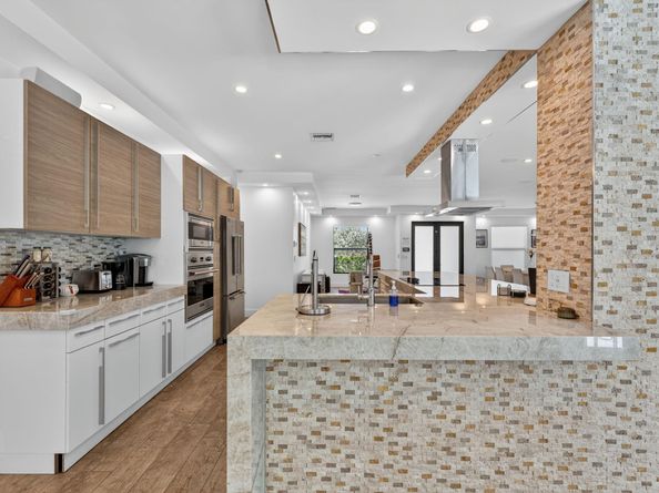 2460 NE 36th St, Fort Lauderdale FL 33308